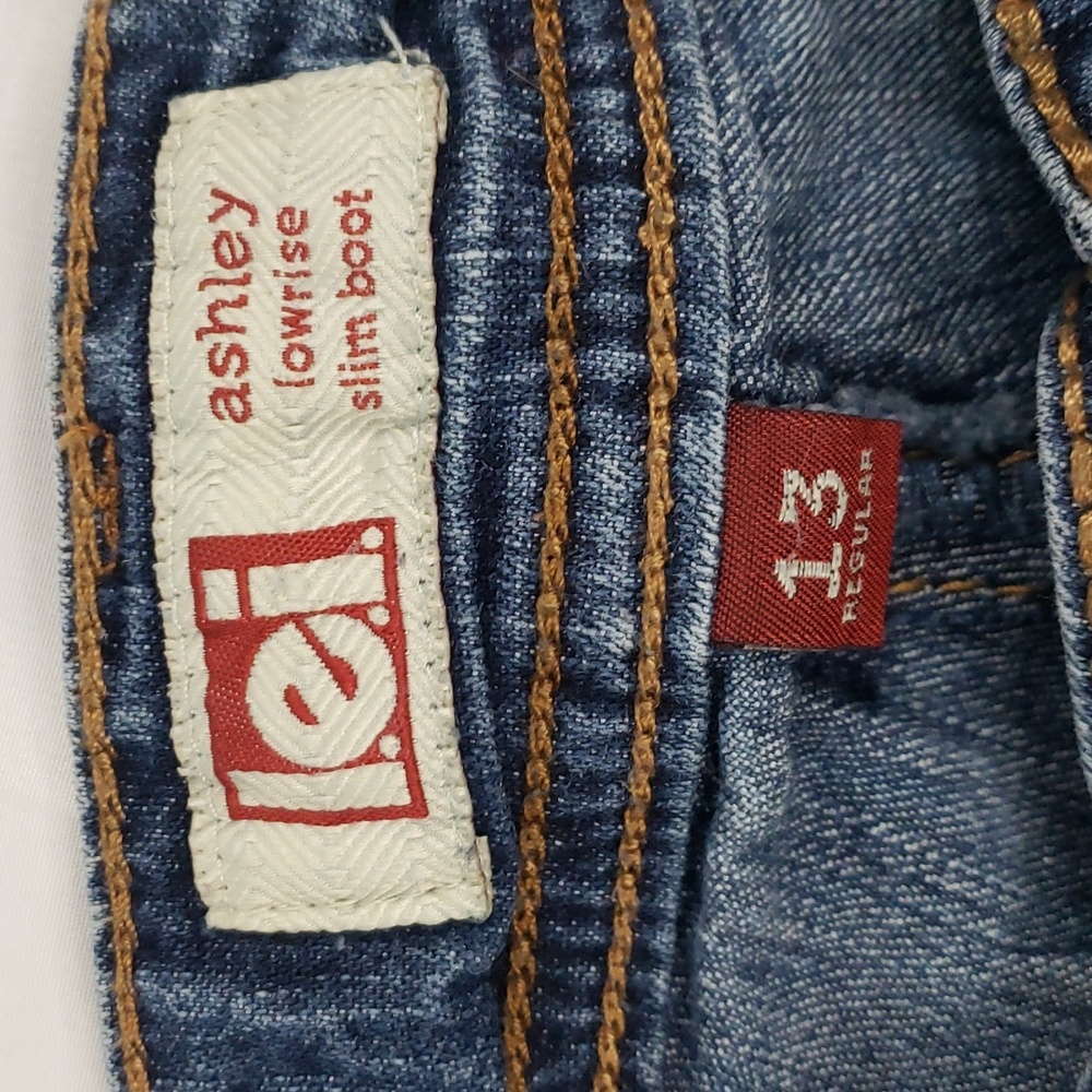 LEI -Ashley' low-rise Bootcut stretchy jeans - Picture 2 of 11